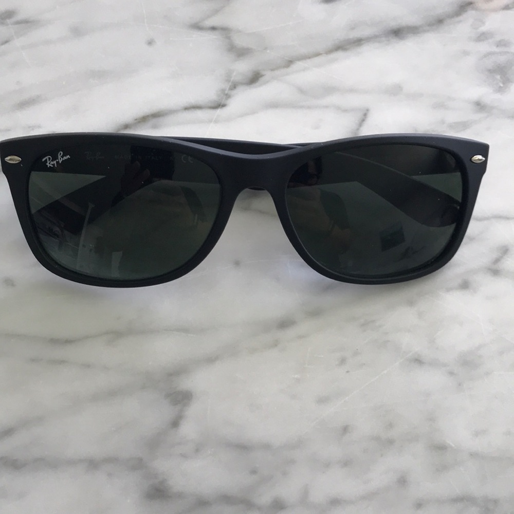 Ray-Ban Wayfarer Sunglasses (NEW) - Polycarbonate - Picture 3 of 9